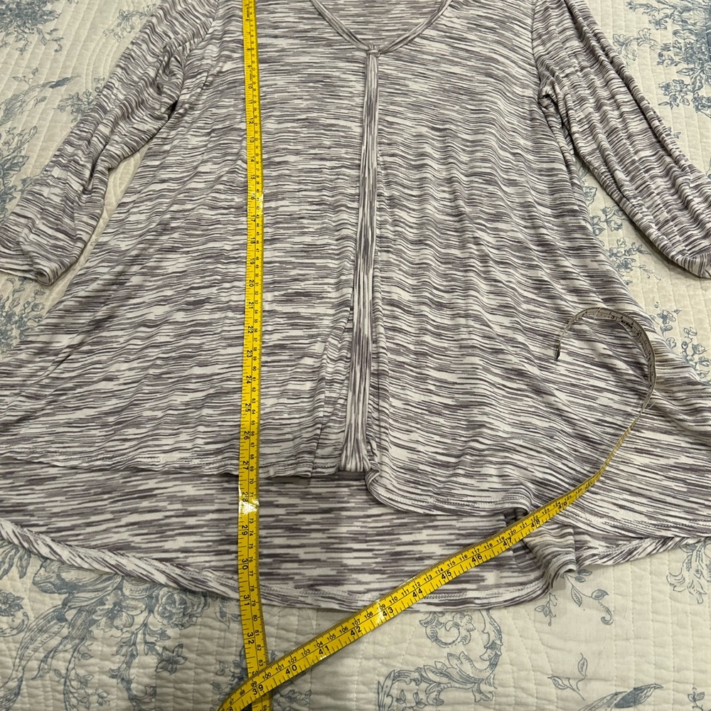 Max Studio tunic size M in gray and white striated effect. EUC.